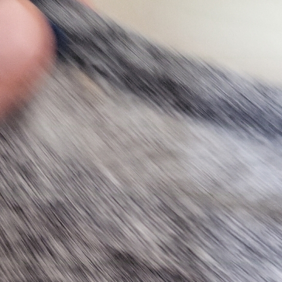 Trendy Gray Sleeveless Top – Comfortable, Stylish & Perfect for Any Occasion! - Picture 3 of 6